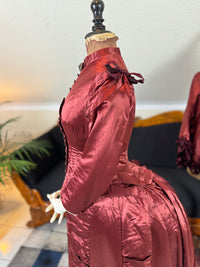Ensemble de visite victorien antique, vers 1883