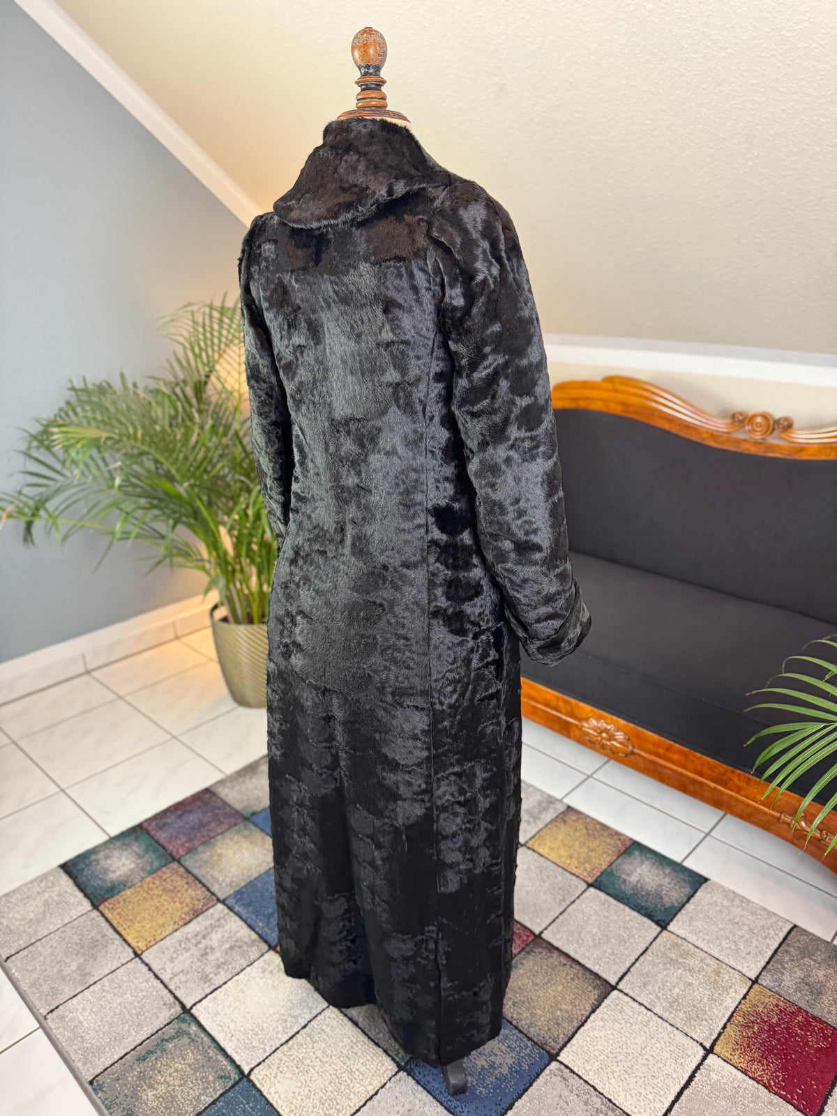 Edwardian ca. 1904 Long Black Faux Beaver‑Fur Coat – Victor Tailoring Co., Chicago