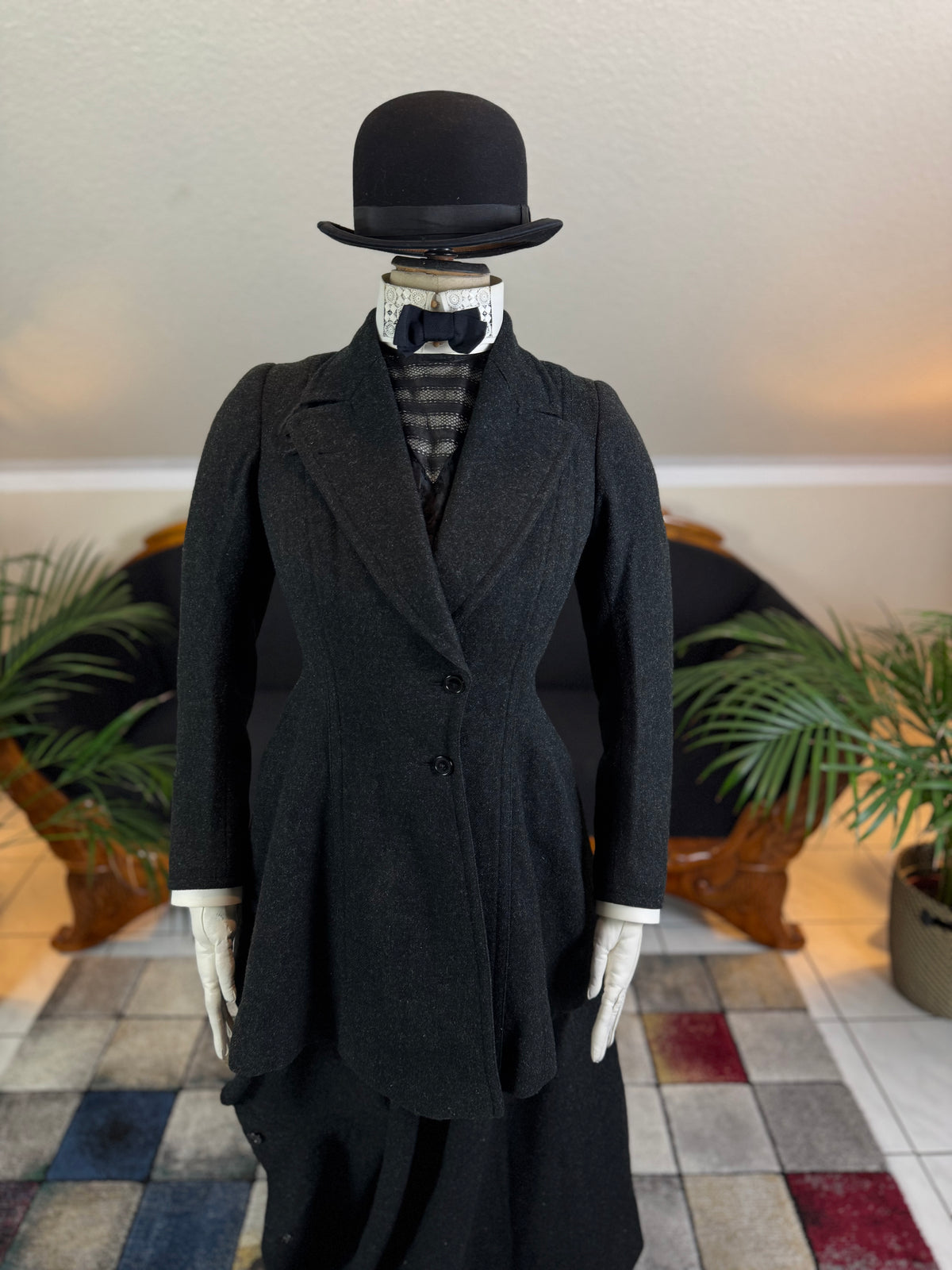LEGG & MILLARD Antique Riding Ensemble, England, ca. 1904