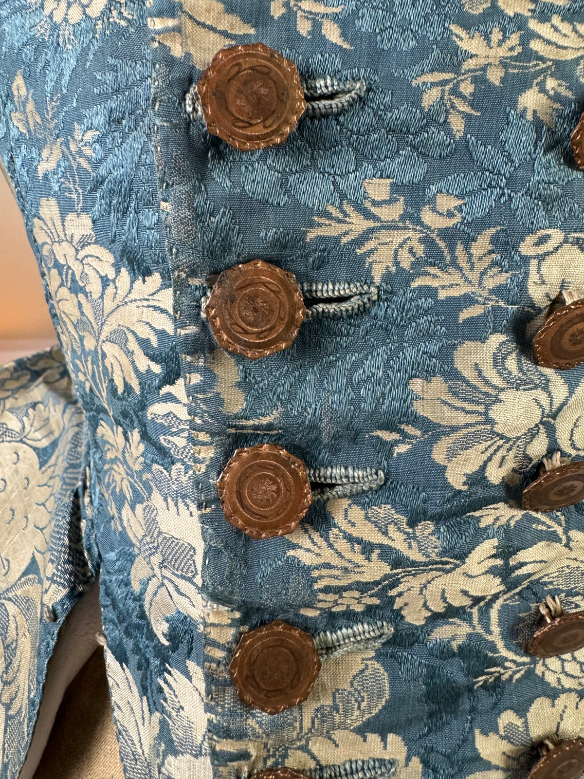 Rococo Caraco 1750 – Blue‑White Floral Silk, Riding‑Style Jacket