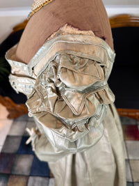 Robe du soir Empire en challis et satin bleu, vers 1815