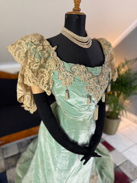 Antique ROUFF Paris Green Velvet Evening Dress – Victorian Couture ca. 1898