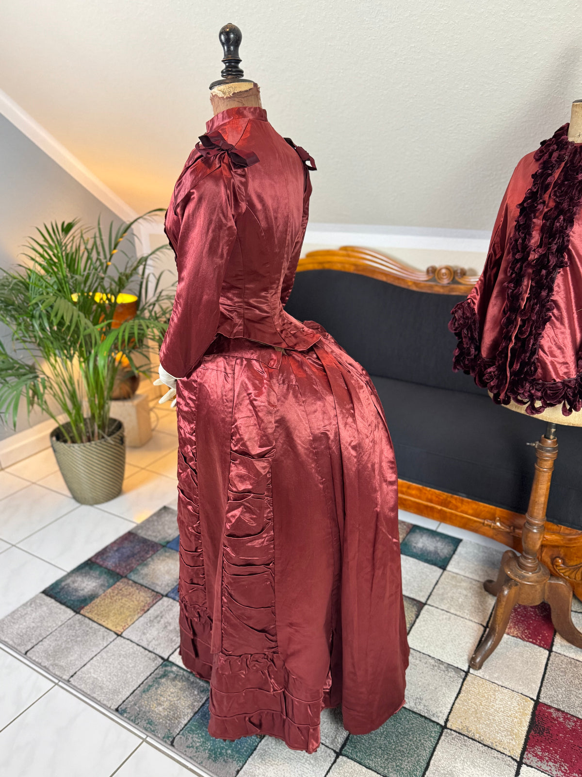 Ensemble de visite victorien antique, vers 1883