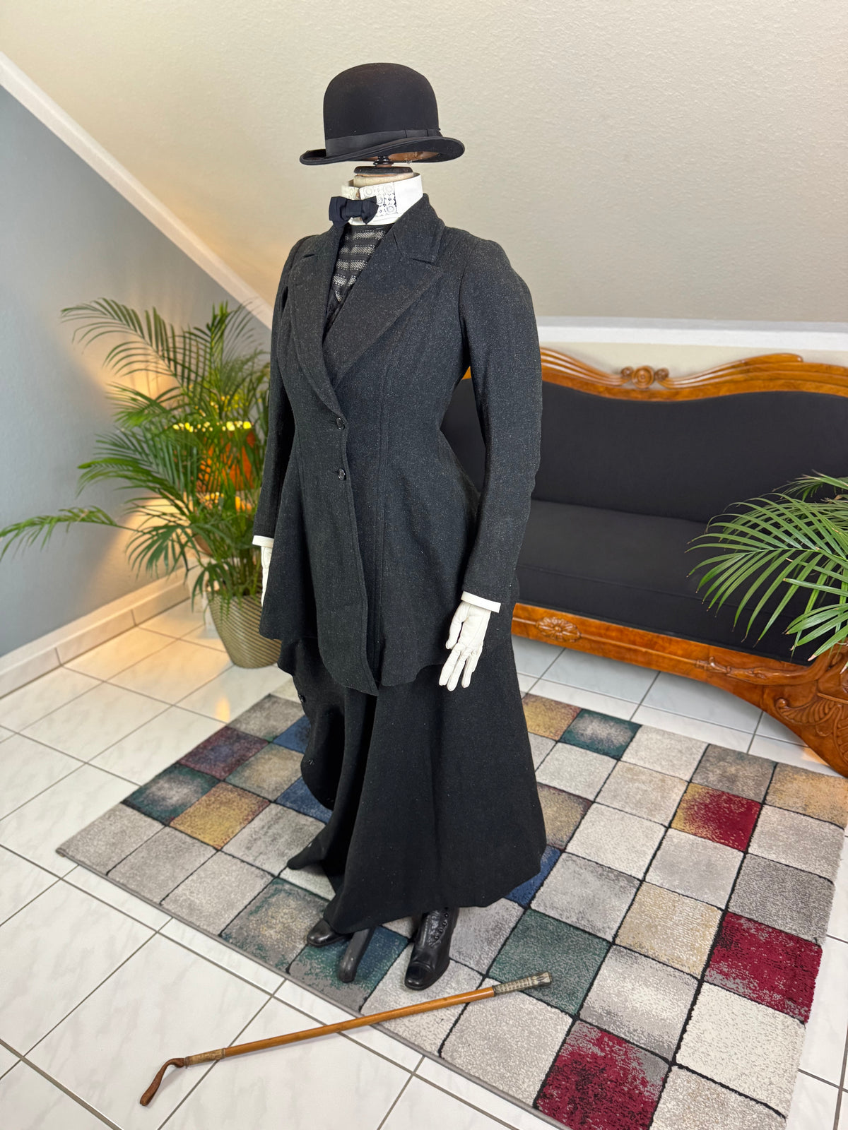 LEGG & MILLARD Antique Riding Ensemble, England, ca. 1904