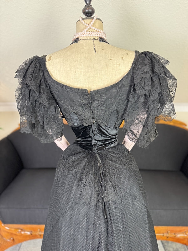 R.A. HIGGINS "Poppy Flower Dress", Pittsburgh, ca. 1896