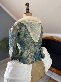 Rococo Caraco 1750 – Blue‑White Floral Silk, Riding‑Style Jacket