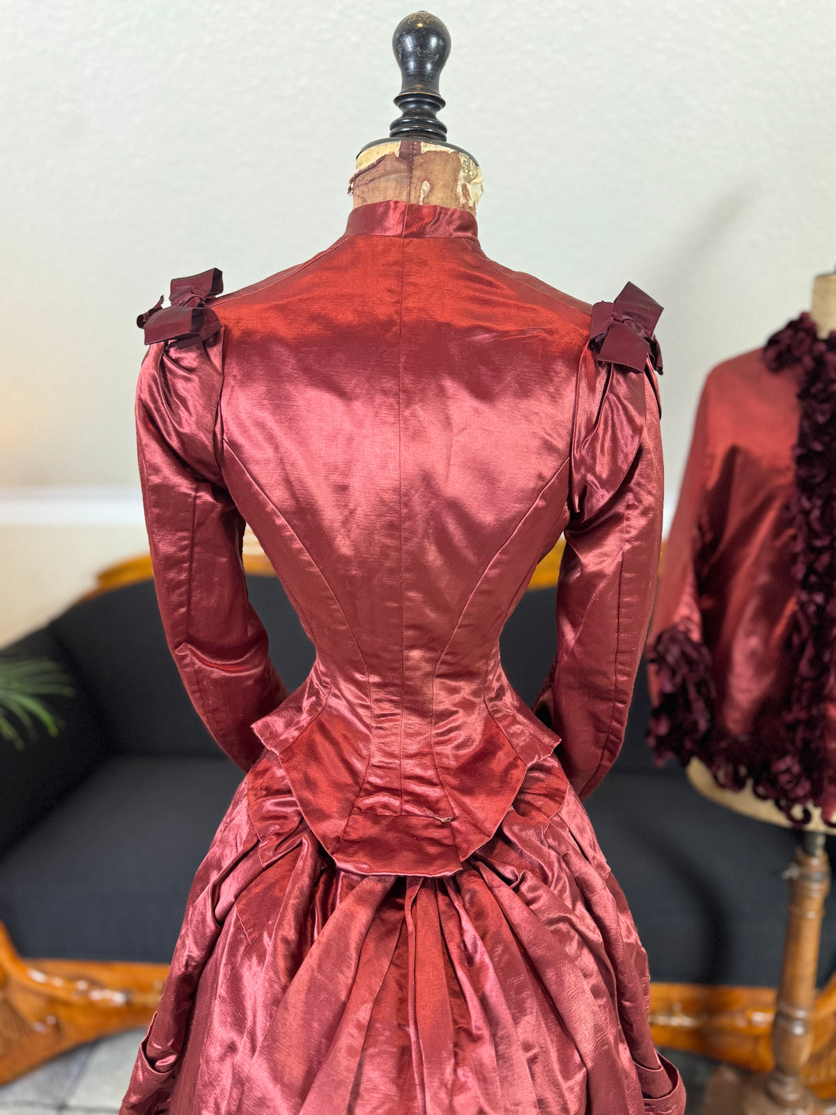 Ensemble de visite victorien antique, vers 1883