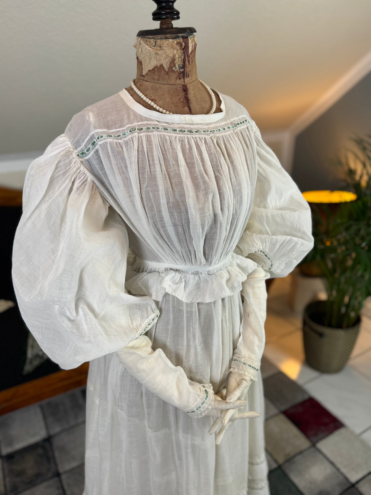 A Lady’s Legacy: Regency-to-Romantic Garments of Mary Newhall, England, ca. 1828