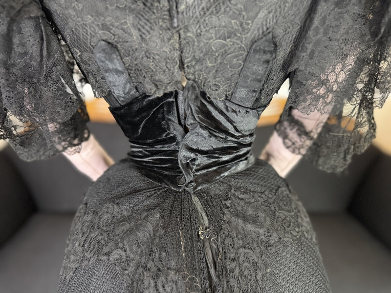 R.A. HIGGINS "Poppy Flower Dress", Pittsburgh, ca. 1896