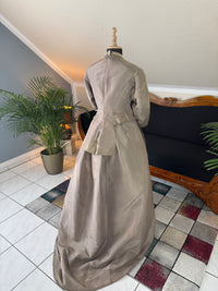 RILEY Silk Day Dress with Swallowtail Bodice, Stamford, ca. 1867