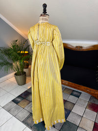 Robe du soir Empire en soie à motifs, vers 1810