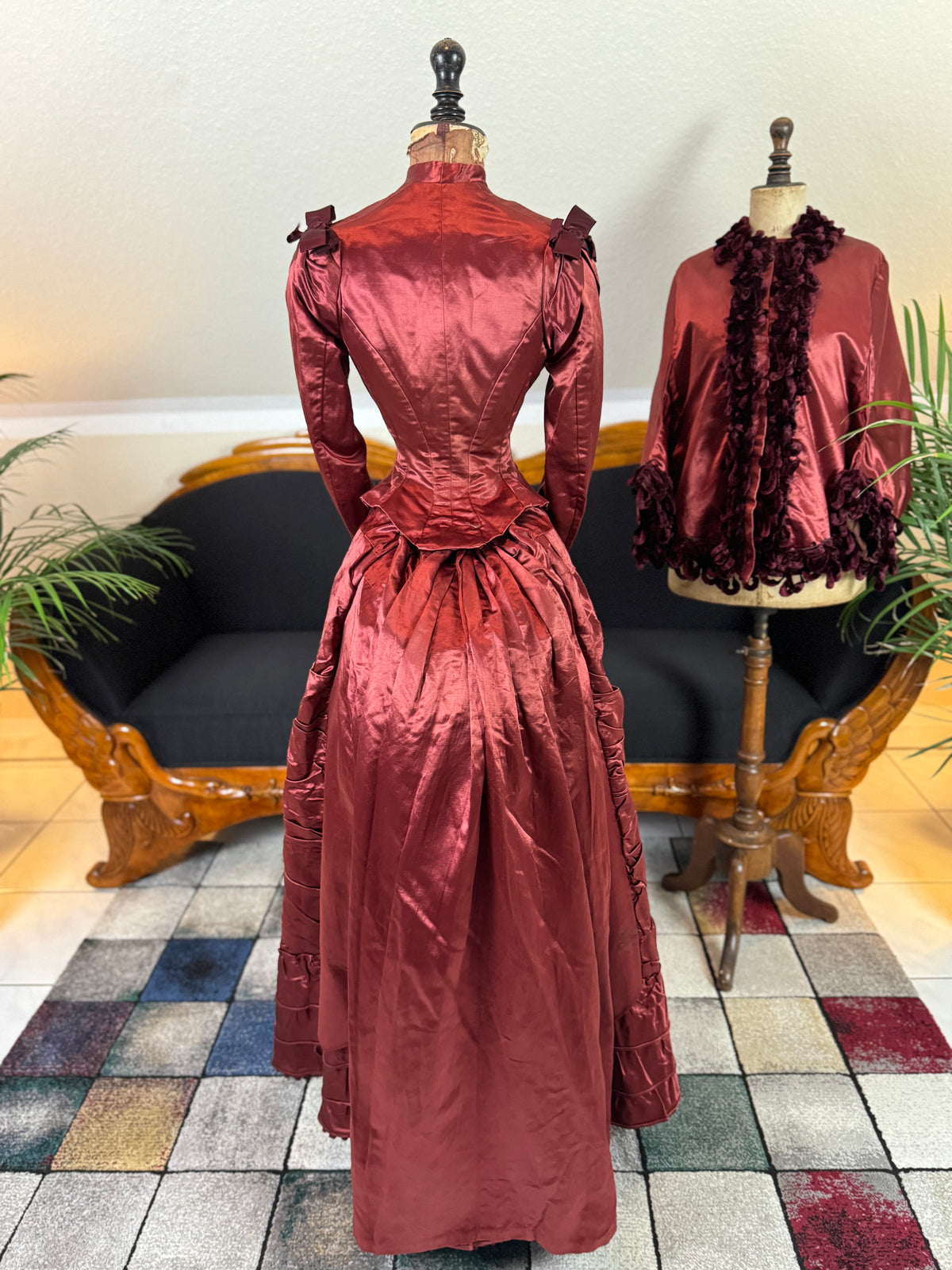Ensemble de visite victorien antique, vers 1883
