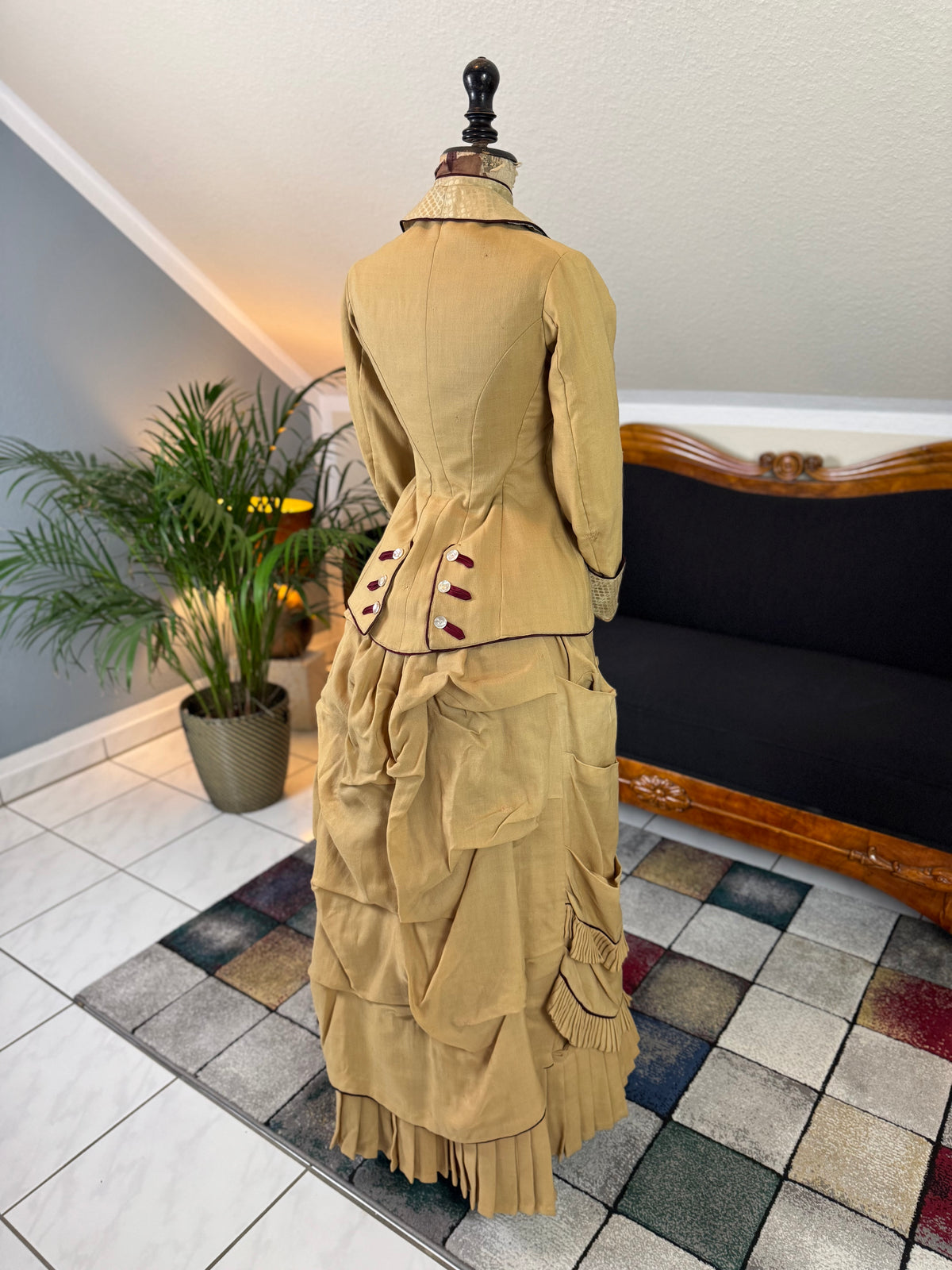 Robe de visite antique de style princesse, vers 1878