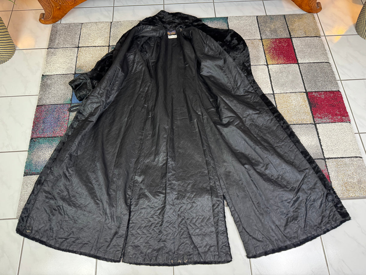 Edwardian ca. 1904 Long Black Faux Beaver‑Fur Coat – Victor Tailoring Co., Chicago