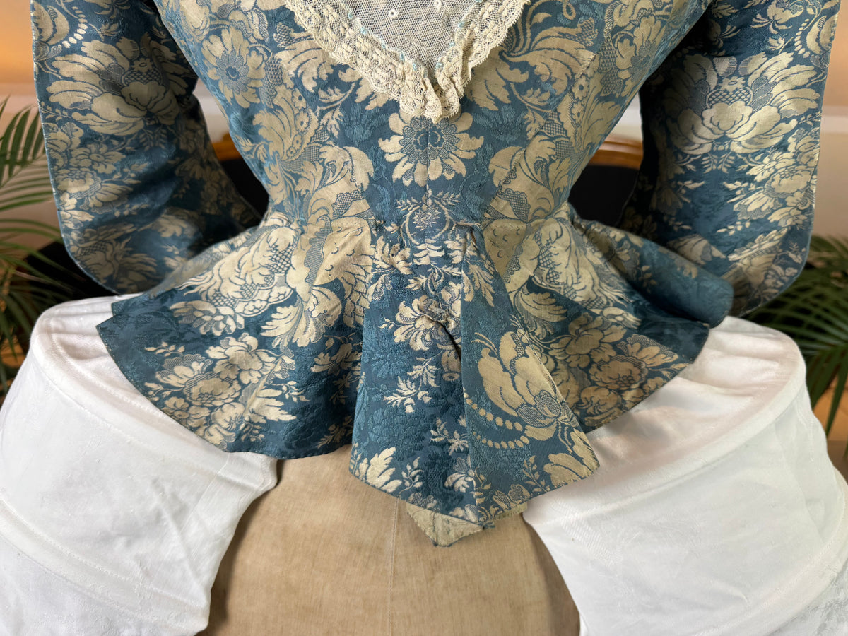 Rococo Caraco 1750 – Blue‑White Floral Silk, Riding‑Style Jacket