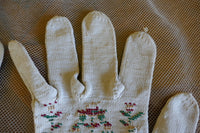 Gants Biedermeier anciens, datés de 1839
