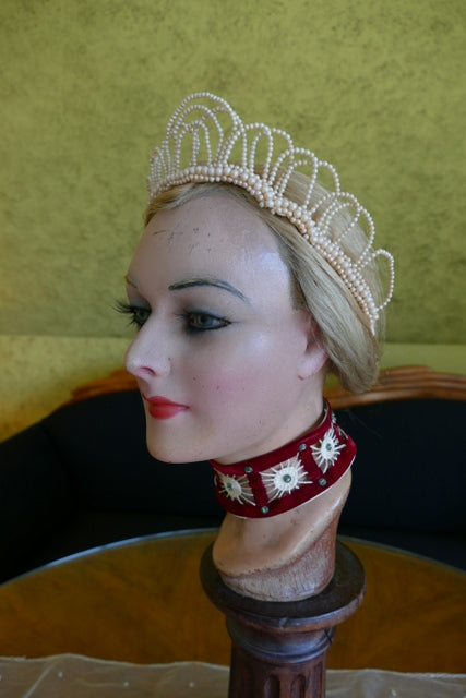 Red Collar, ca. 1900-1905