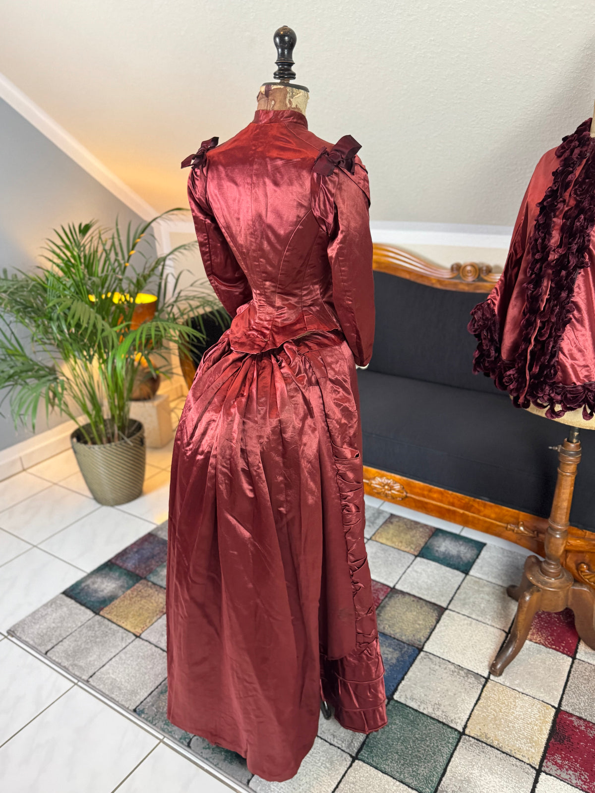 Ensemble de visite victorien antique, vers 1883