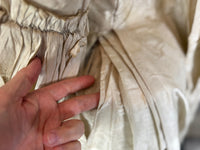 Robe rococo ivoire à la Française et jupon, ca. 1765