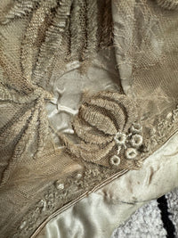 Robe du soir Empire en challis et satin bleu, vers 1815