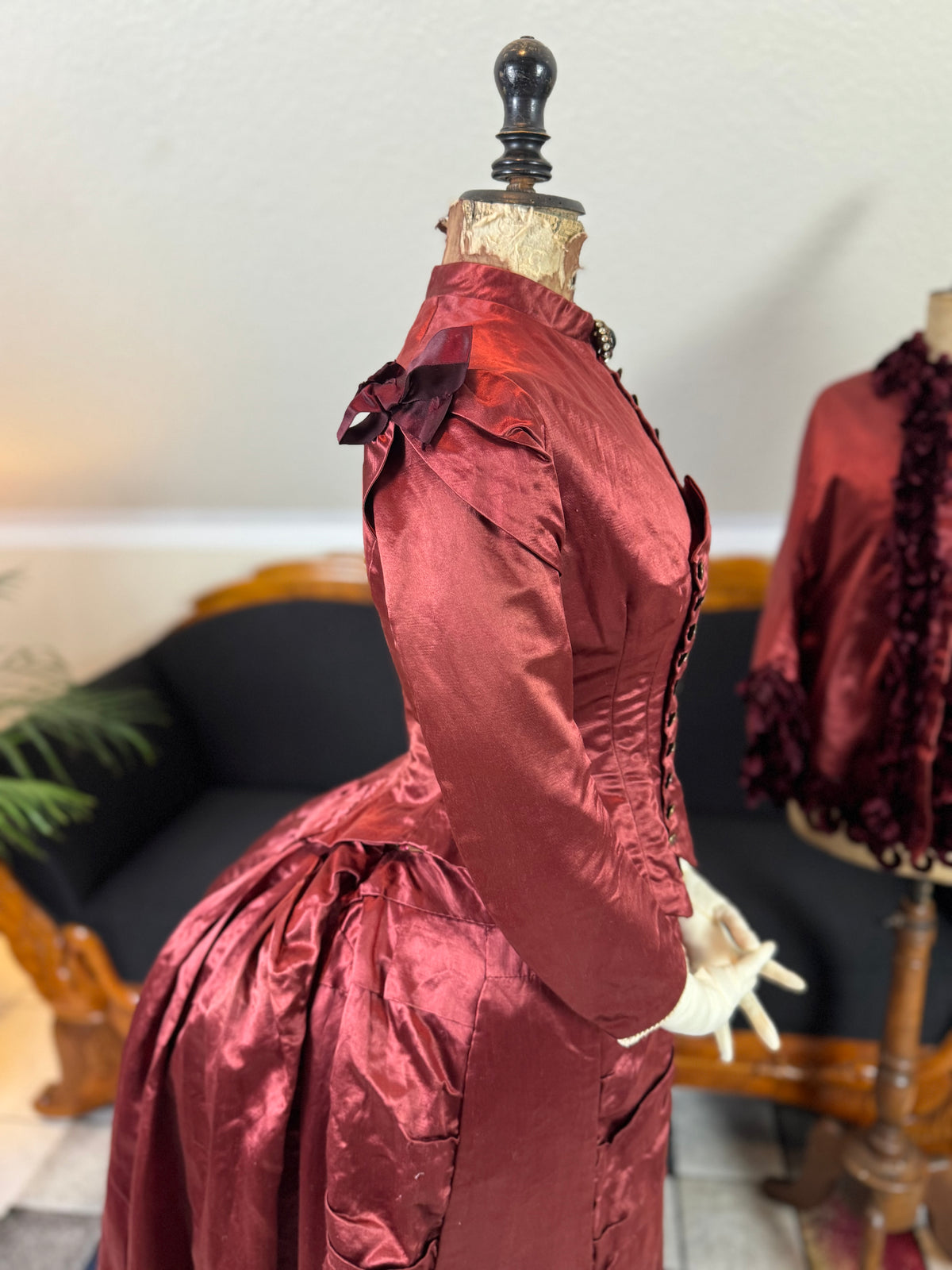 Ensemble de visite victorien antique, vers 1883