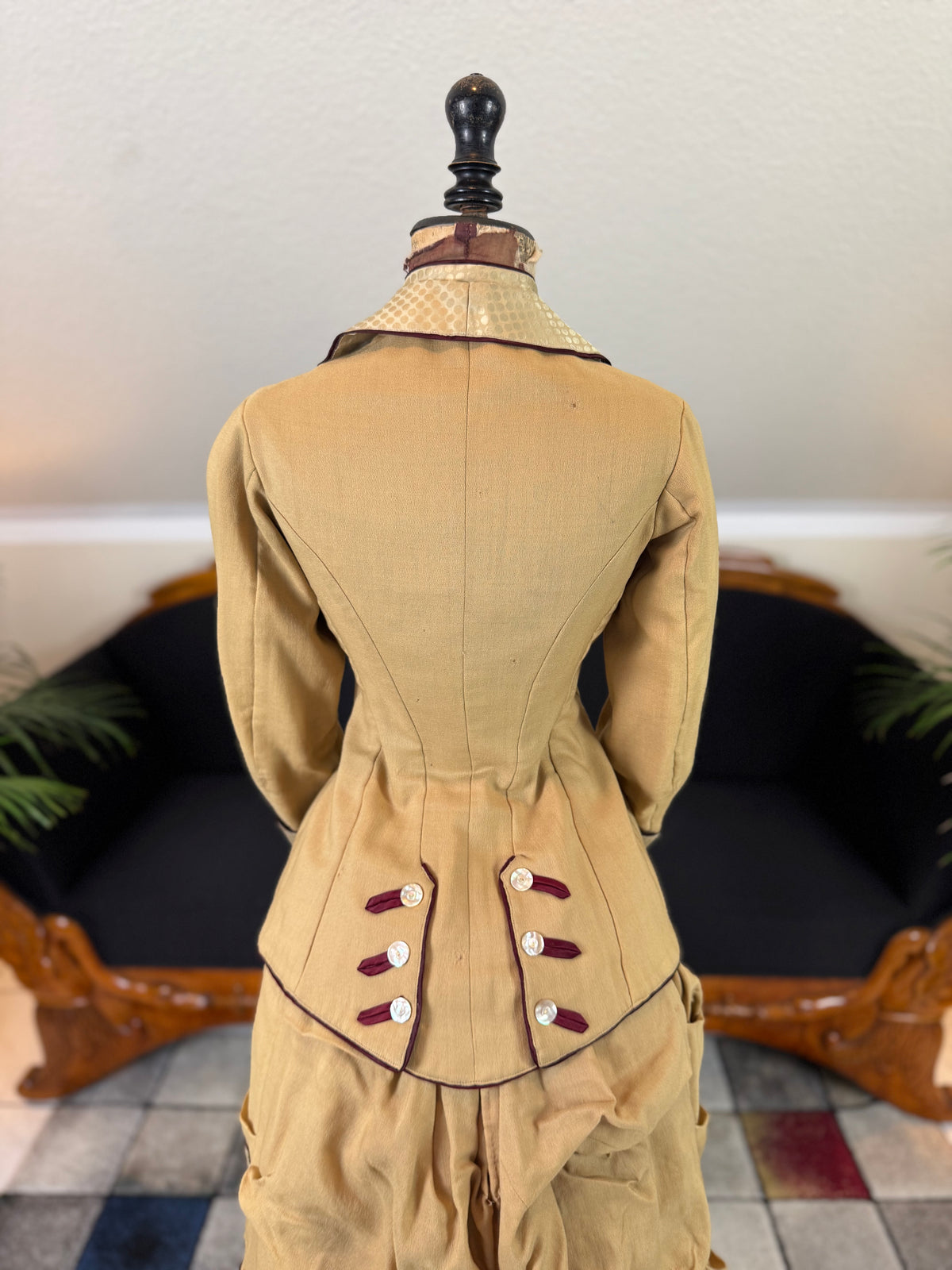 Robe de visite antique de style princesse, vers 1878
