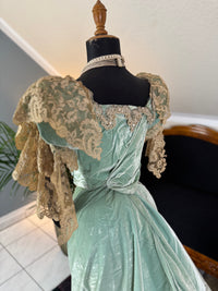 Antique ROUFF Paris Green Velvet Evening Dress – Victorian Couture ca. 1898