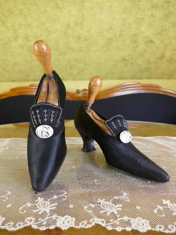 1890-1919 Antique Shoes ANTIQUE GOWN 1890-1919 Antique Shoes ANTIQUE GOWN