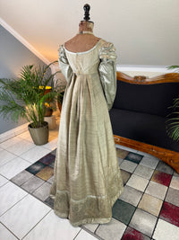 Robe du soir Empire en challis et satin bleu, vers 1815