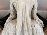 Robe rococo ivoire à la Française et jupon, ca. 1765