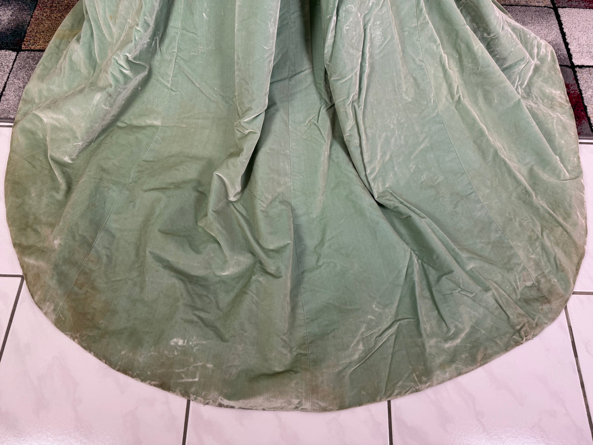 Antique ROUFF Paris Green Velvet Evening Dress – Victorian Couture ca. 1898