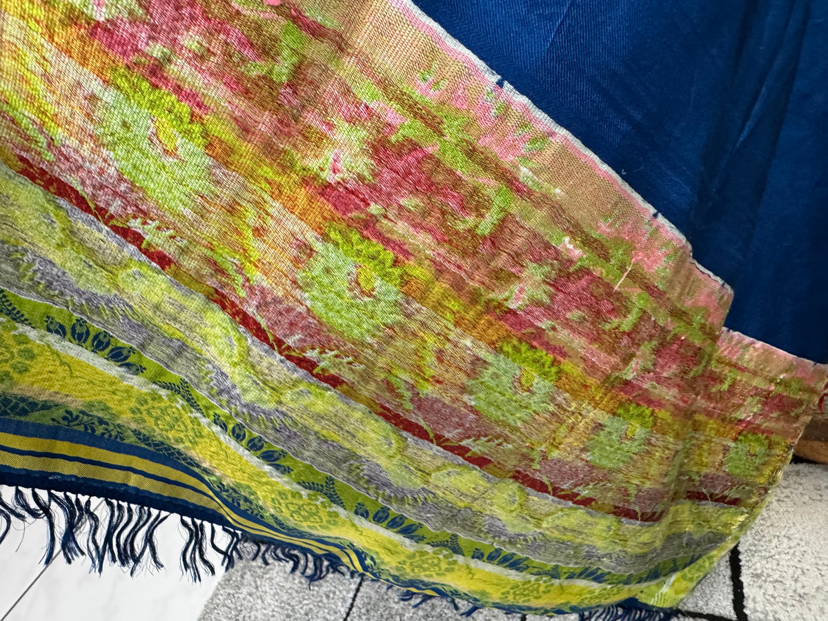 Rococo Elegance in Spitalfields Silk – Antique Stole, ca. 1790