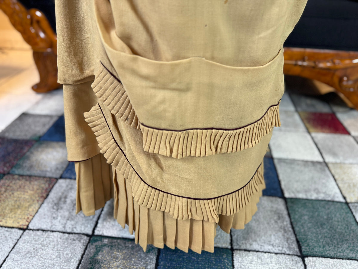 Robe de visite antique de style princesse, vers 1878