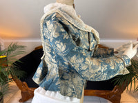 Rococo Caraco 1750 – Blue‑White Floral Silk, Riding‑Style Jacket