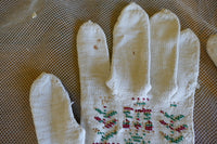 Gants Biedermeier anciens, datés de 1839