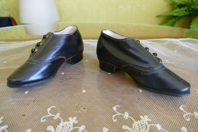 Pattern Shoes, England, 1870s