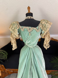 Antique ROUFF Paris Green Velvet Evening Dress – Victorian Couture ca. 1898