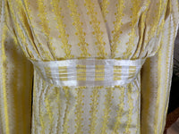 Robe du soir Empire en soie à motifs, vers 1810