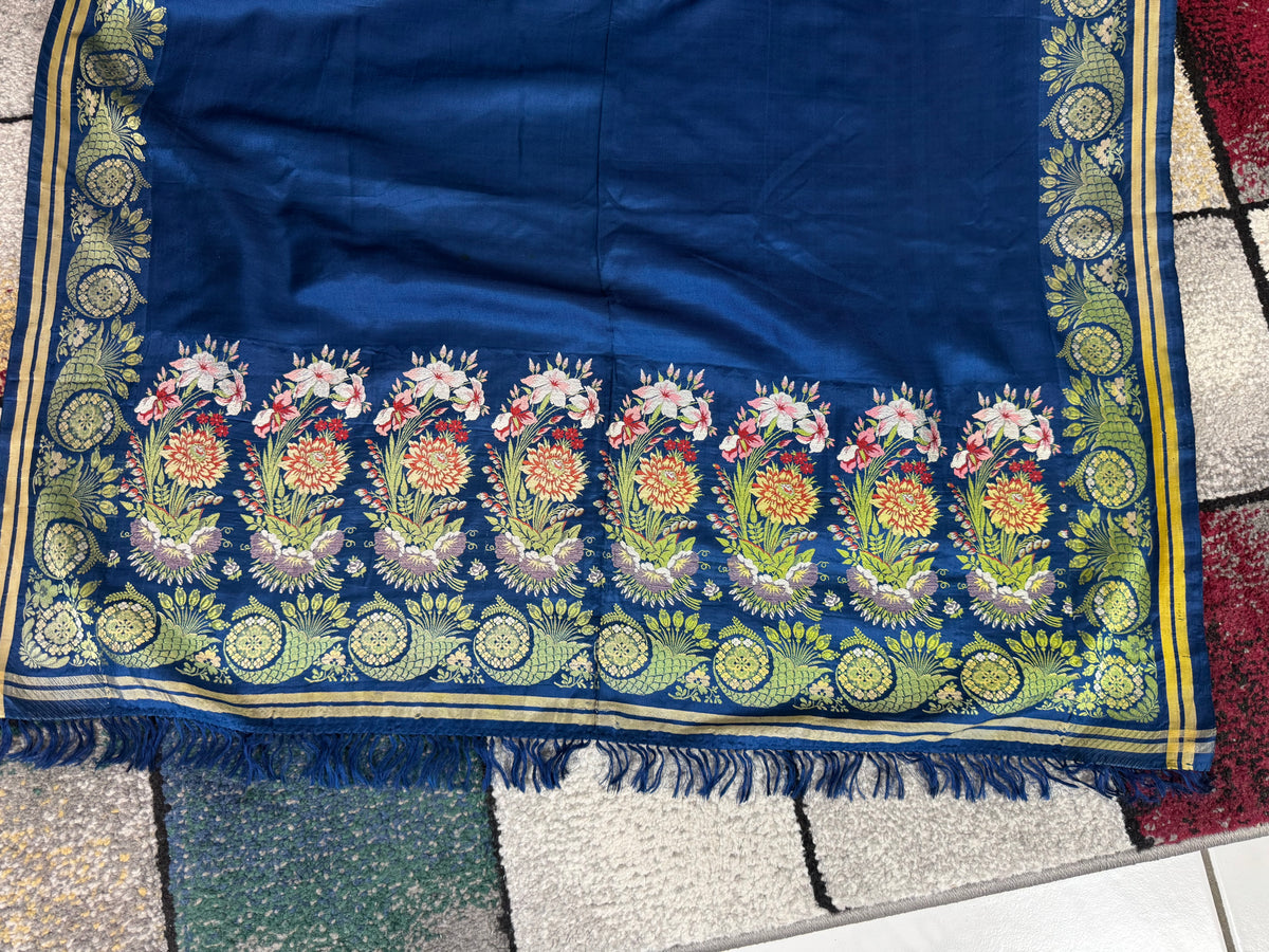 Rococo Elegance in Spitalfields Silk – Antique Stole, ca. 1790