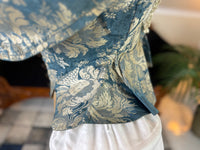 Rococo Caraco 1750 – Blue‑White Floral Silk, Riding‑Style Jacket