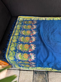 Rococo Elegance in Spitalfields Silk – Antique Stole, ca. 1790