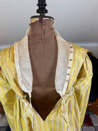 Robe du soir Empire en soie à motifs, vers 1810