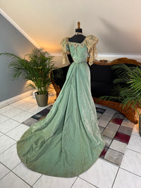 Antique ROUFF Paris Green Velvet Evening Dress – Victorian Couture ca. 1898