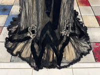 MARC WALTER Exceptional Evening Gown ca. 1904 – Parisian Couture Lace, Tulle & Velvet Masterpiece