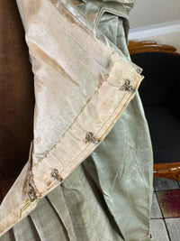 Robe du soir Empire en challis et satin bleu, vers 1815