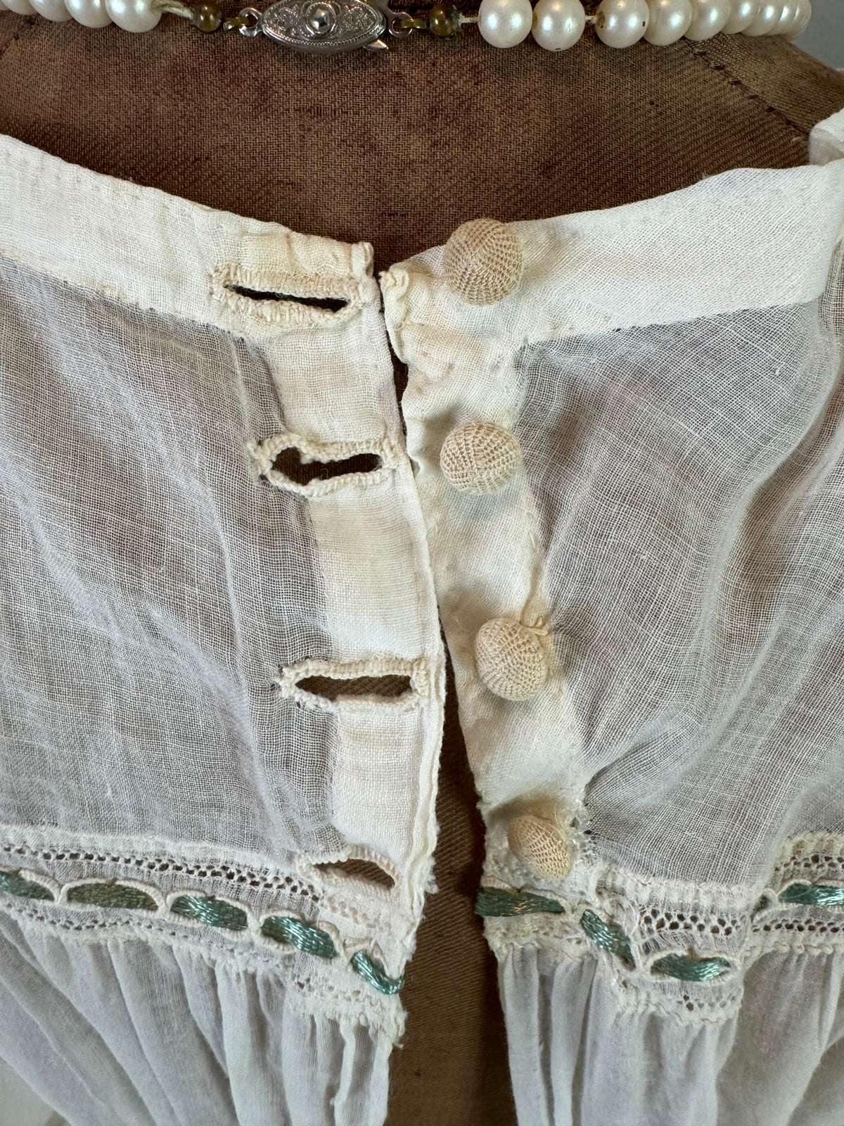 A Lady’s Legacy: Regency-to-Romantic Garments of Mary Newhall, England, ca. 1828