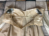 Robe du soir Empire en challis et satin bleu, vers 1815