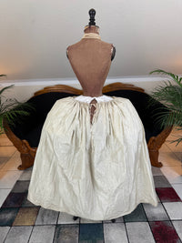 Robe rococo ivoire à la Française et jupon, ca. 1765
