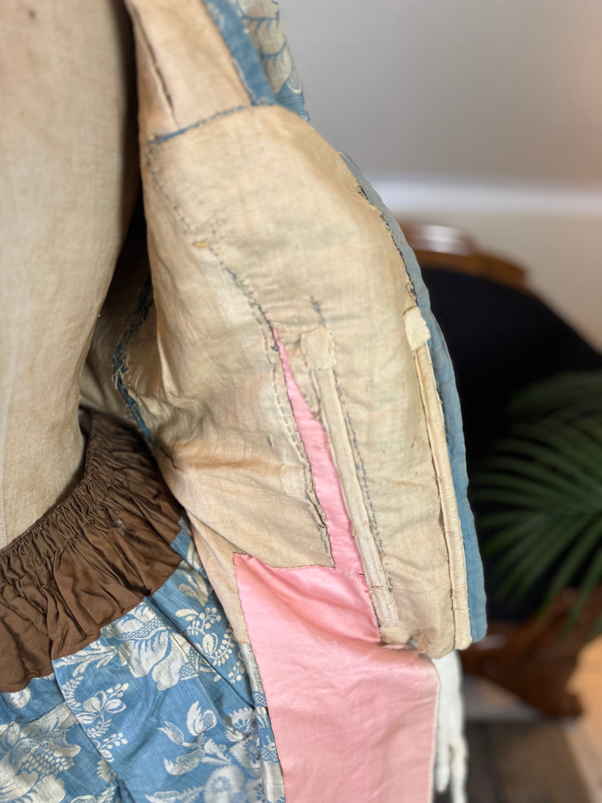 Robe à la Française in blue and cream silk damask – Authentic Eighteenth‑Century Gown, ca. 1770