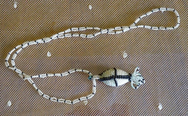 Antikes Perlenhalsband mit Anhänger, 1920er